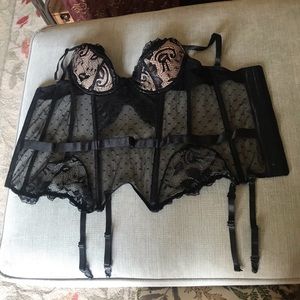 FREDERICK’S NEW Sexy, Beautiful Black Corset!